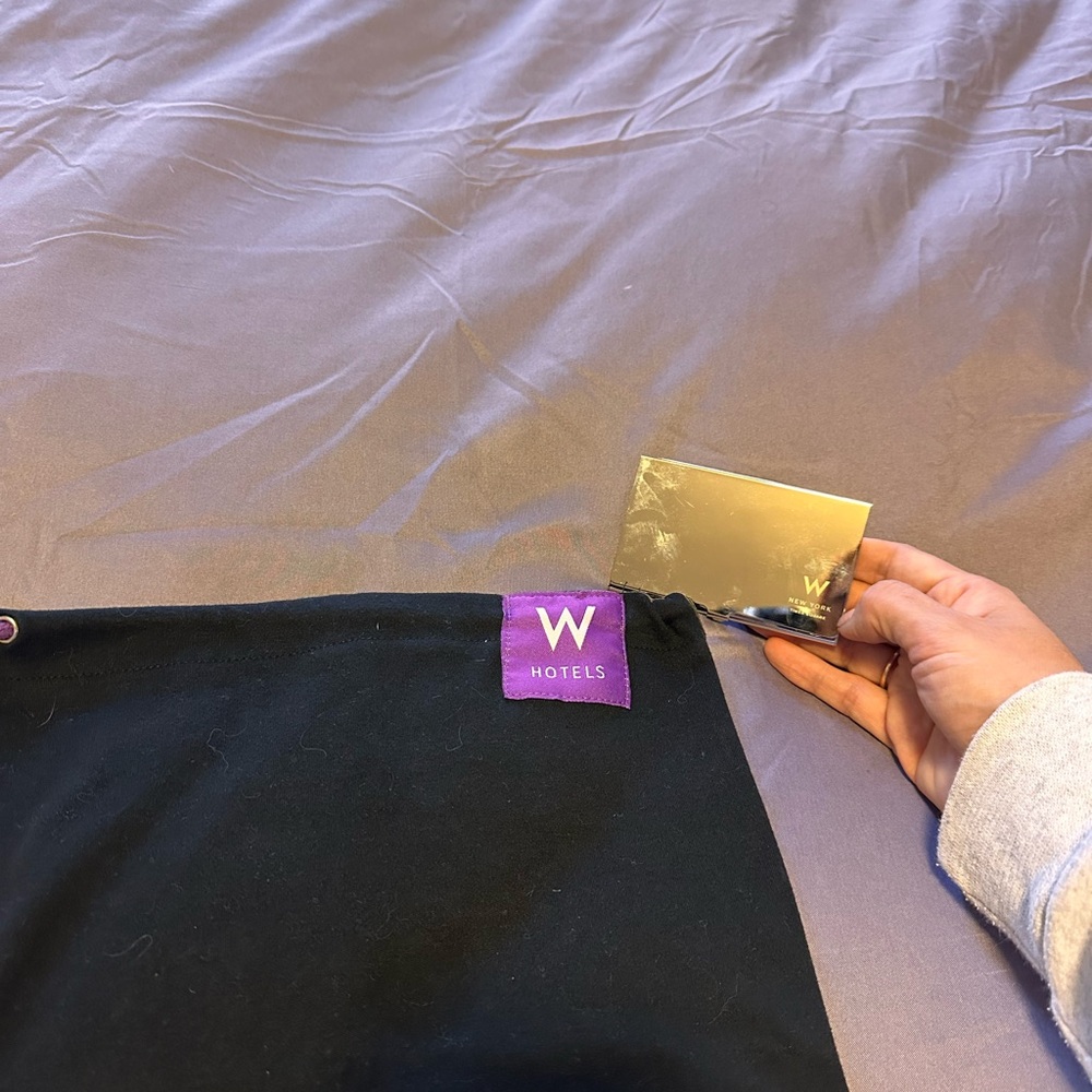 W Hotels brand new toiletry bag with FREE gifts! - Picture 7 of 7